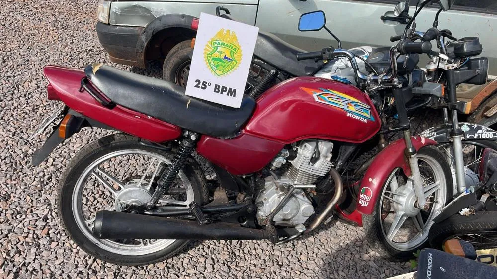 Garoto flagrado pilotando moto com mais de R$ 5 mil em dívidas em Altônia