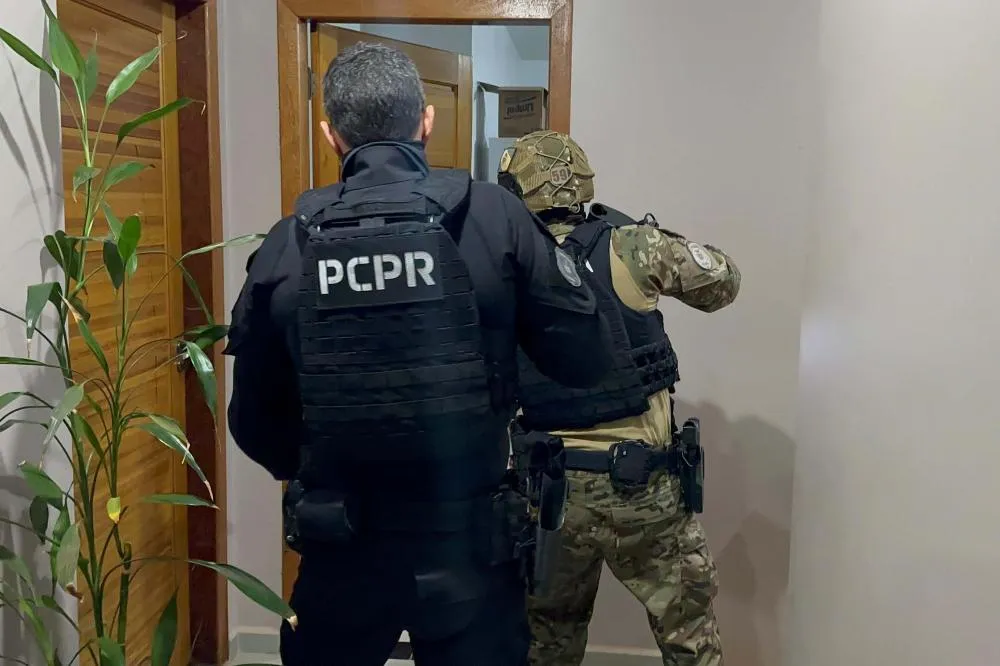  Operação prende 30 e desarticula grupo que movimentou R$ 4,3 milhões em drogas