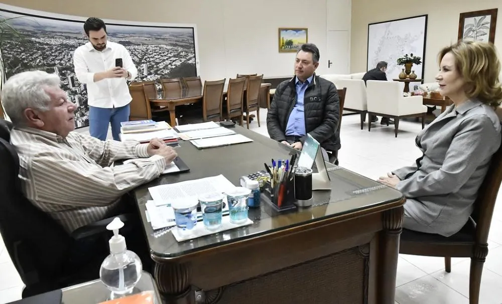 Fernando Scanavaca recebe visita do deputado federal Sérgio Souza