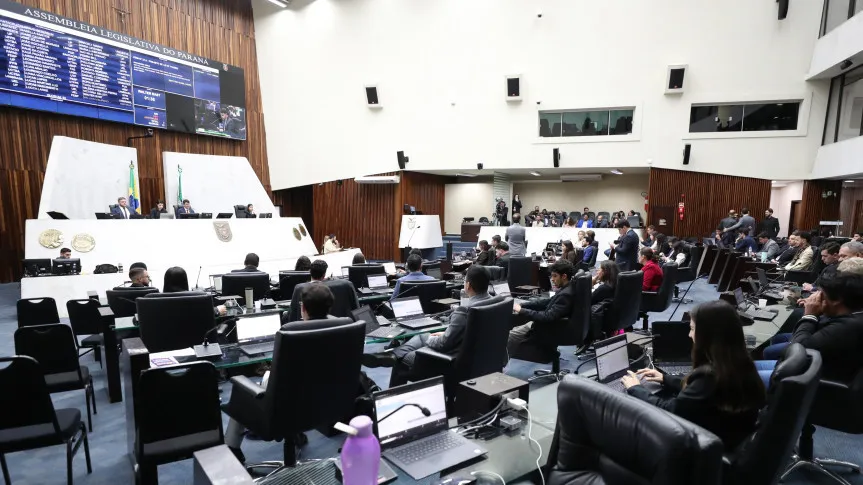 Deputados universitários aprovam medida para monitorar ocupações em áreas de risco