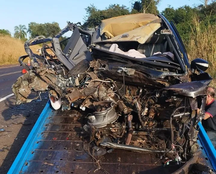 Violenta colisão frontal na rodovia PR-323 deixa um ferido em Tapejara