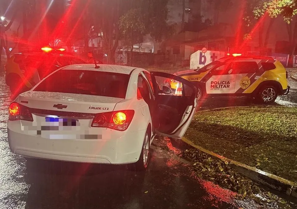 Motorista embriagado causa tumulto e acaba preso após perseguição em Umuarama