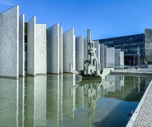 TCE-PR recomenda que Secretaria Estadual da Saúde aprimore licitações e contratos