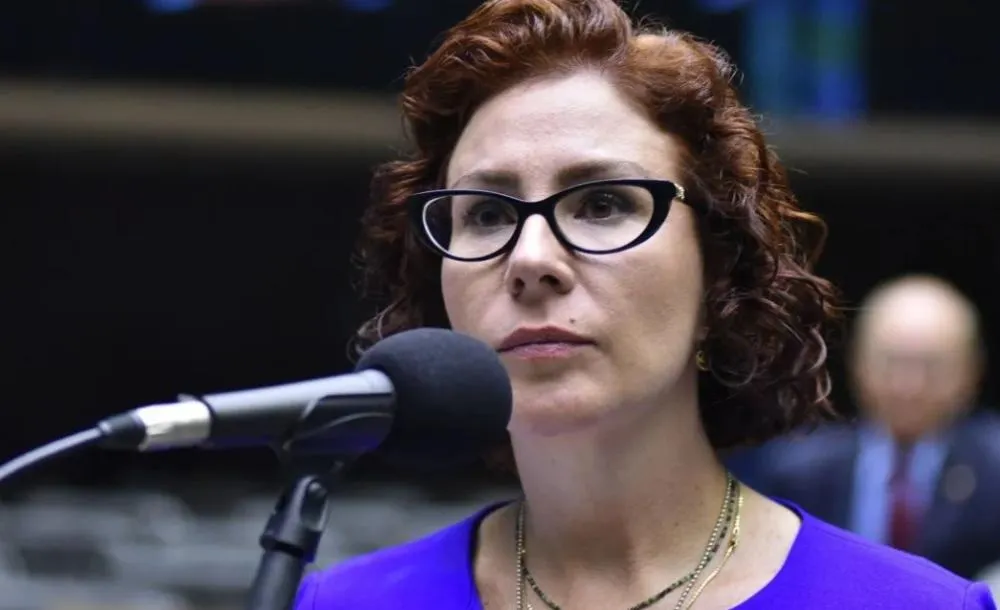 Deputada Carla Zambelli é presa pela polícia italiana nesta terça-feira