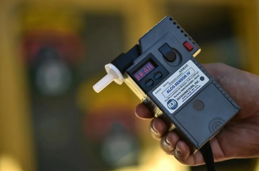 Preso por embriaguez ao volante após cair de moto perto do Shopping em Umuarama