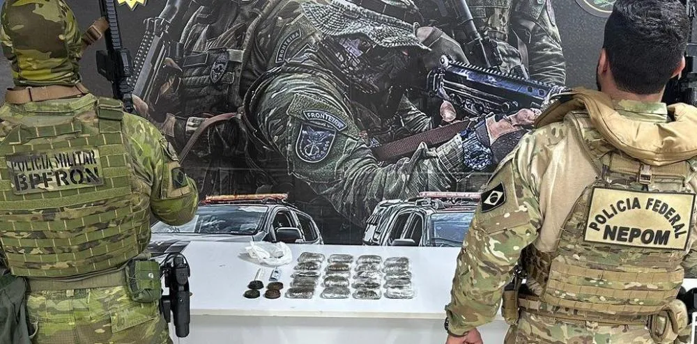 BPFRON e PF apreendem droga do tipo “Dry” e prendem traficante em flagrante 