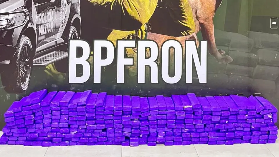 Adolescente é flagrado com quase 190 kg de maconha após perseguição na PR-479