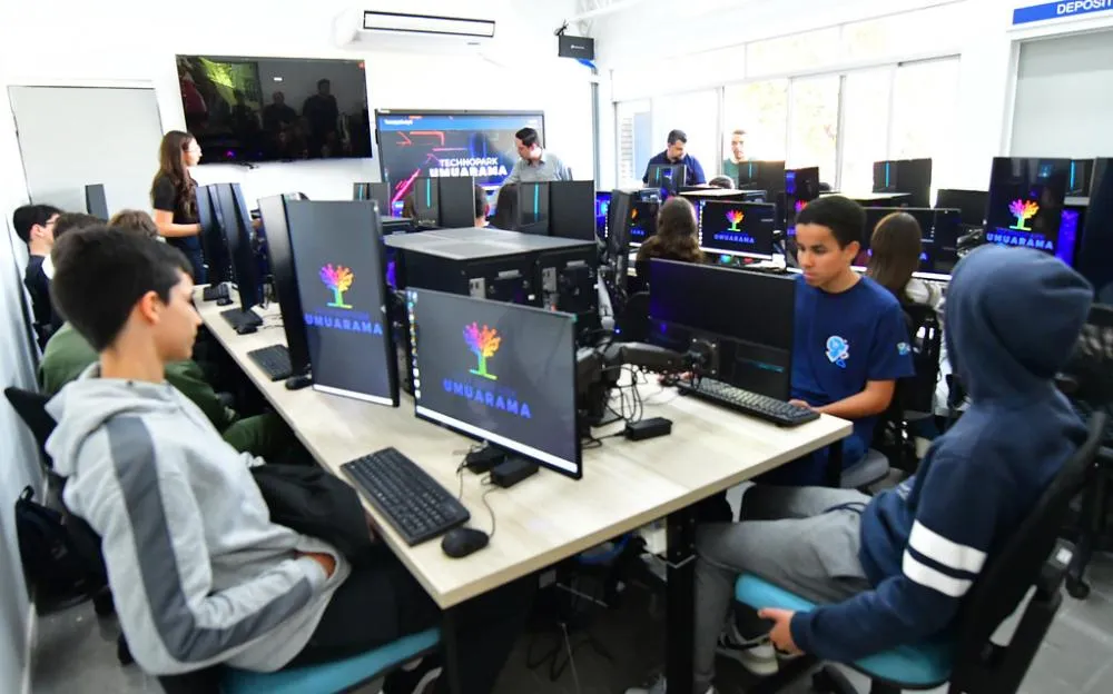 TechnoPark Umuarama inicia primeiro curso tecnológico para jovens