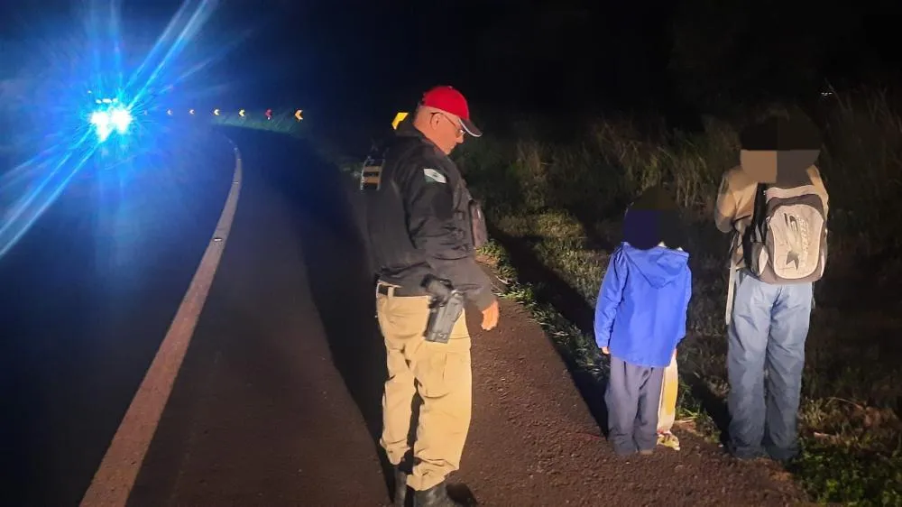 Pais dos meninos encontrados pela PRE na rodovia durante a madrugada são de Corbélia