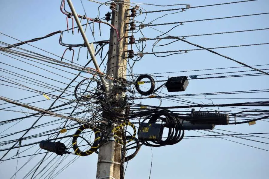 Projeto prevê a substituição de cabos aéreos por cabeamento subterrâneo no Paraná