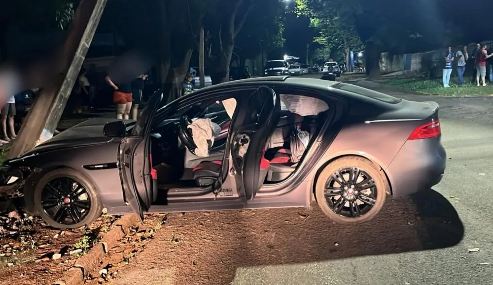 PC procura detalhes que levem à autoria de assaltante que roubou Jaguar e deopis bateu o carro