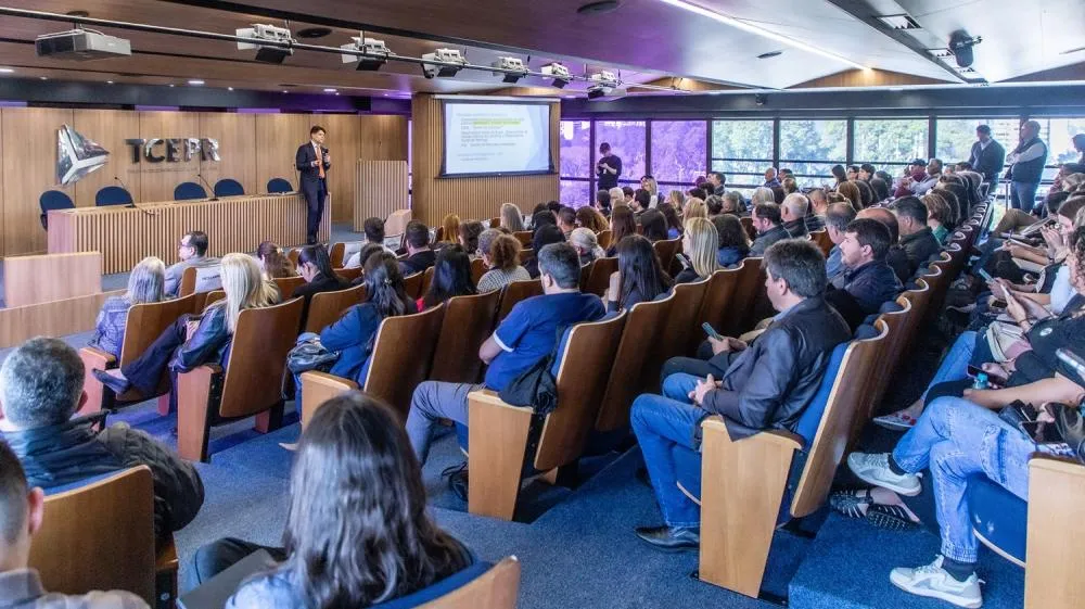 Presidente do TCE-PR destaca importância do controle social em Fórum de Curitiba