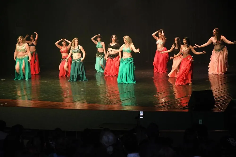 Projeto IF Faça Arte leva espetáculo Raízes ao Centro Cultural Vera Schubert