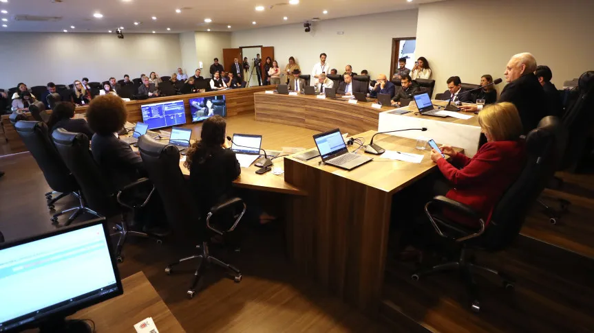 Alep inicia trâmite do projeto de lei que reduz em 45% a alíquota do IPVA no Paraná