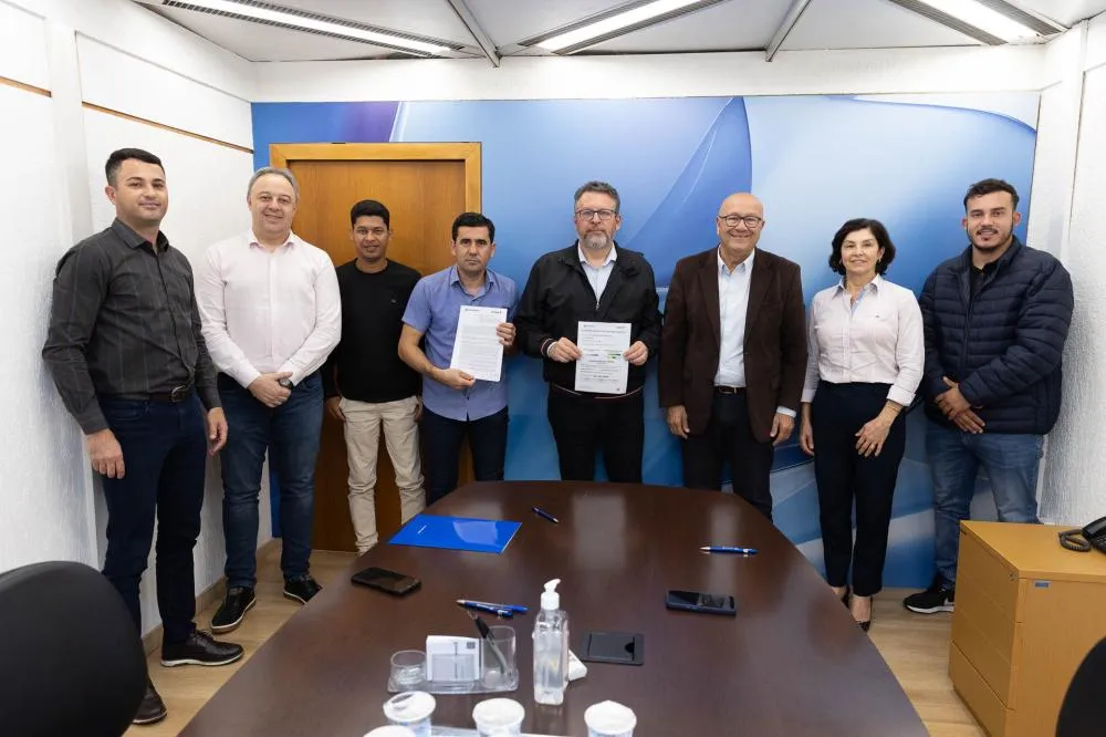 Parceria da Sanepar com Santa Cruz do Monte Castelo amplia cobertura da rede de esgoto no município