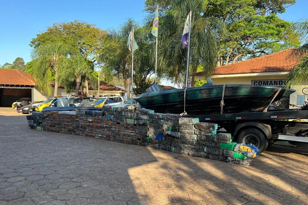 Paraná apreende 2 toneladas de maconha em lanchas com destino a portos clandestinos