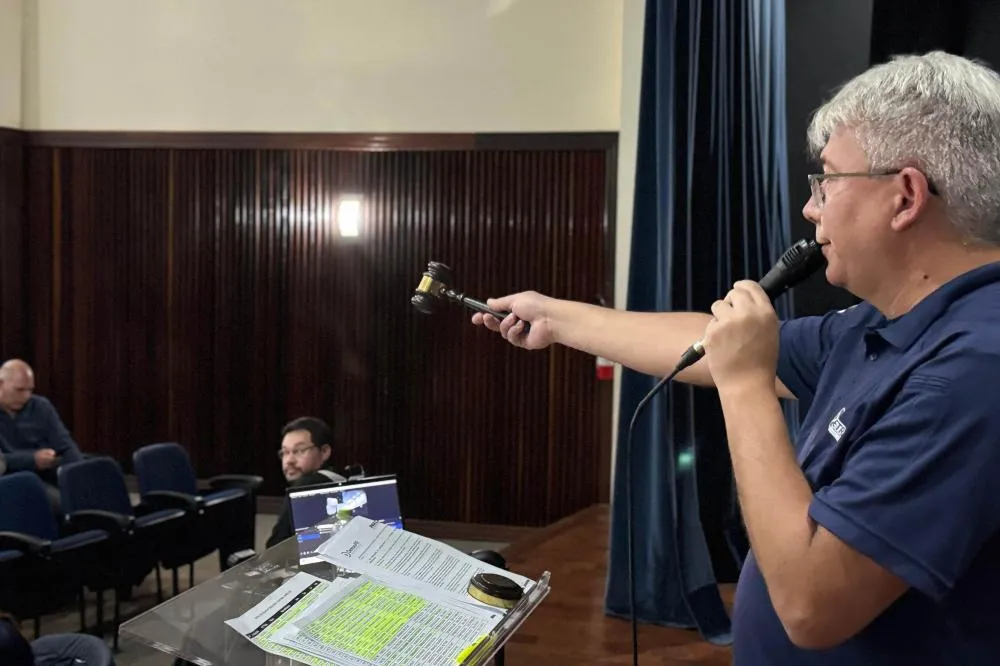 Detran-PR arrecada mais de R$ 4,8 milhões em leilões de veículos e materiais ferrosos