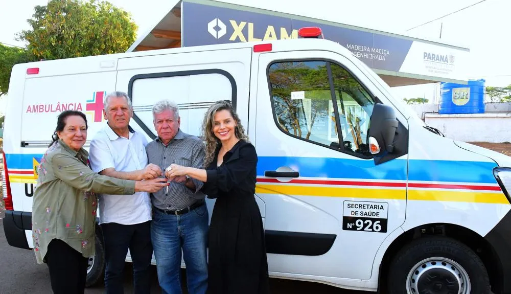 Deputado entrega ambulância nova, que atenderá Vila Nova União