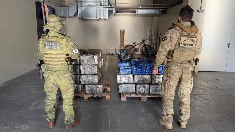 BPFRON e PF apreendem mais de uma tonelada de maconha em Altônia