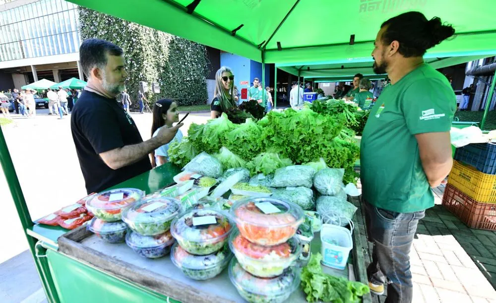 Feira do Produtor oferece produtos frescos e inspecionados todo sábado