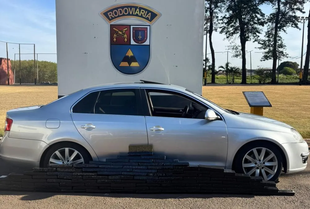 Barbeiro de Umuarama é detido transportando carga de drogas avaliada em R$ 225 mi