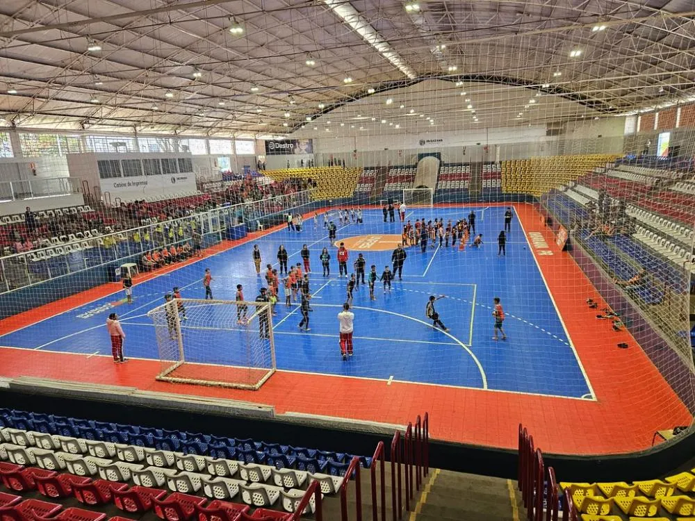 Jogos Infantis reúnem 3,3 mil alunos da rede municipal em Umuarama