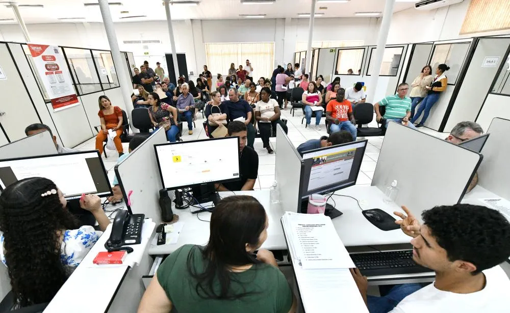 Mutirão da Agência do Trabalhador de Umuarama encaminha 140 à admissão 