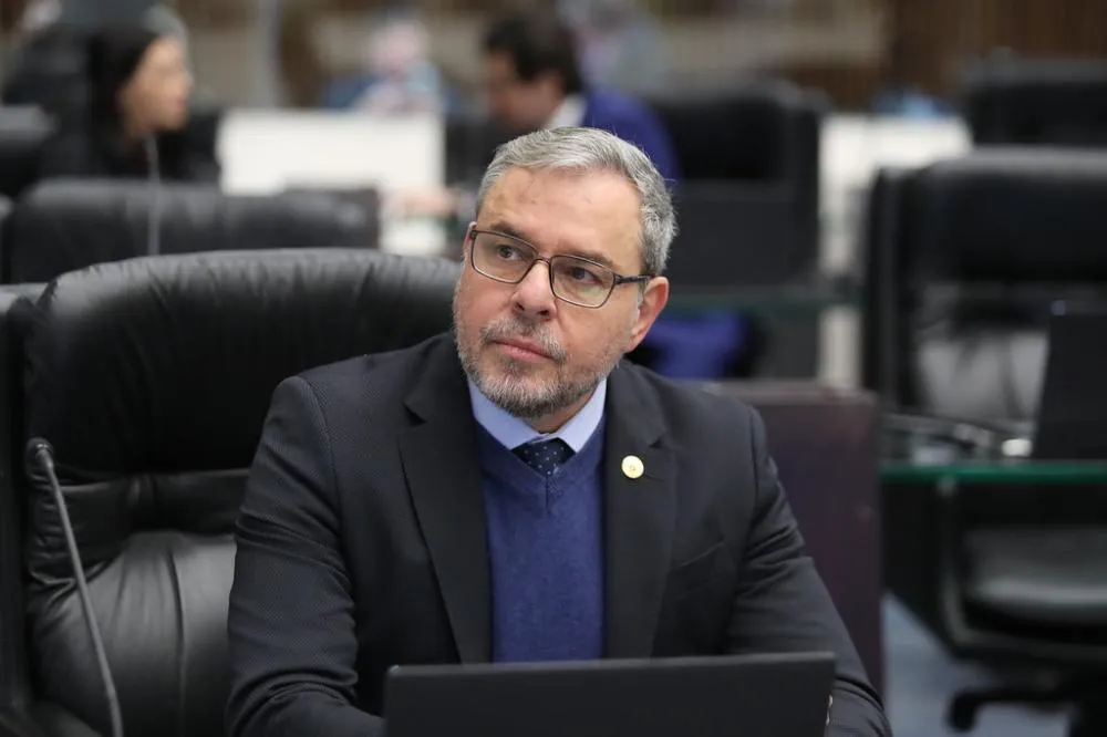 Projeto propõe transparência sobre uso de produtos que imitam queijo e lácteos no PR