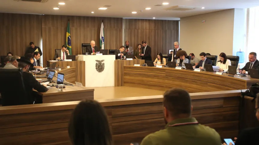 CCJ aprova projeto de lei que cria o Programa Regulariza Paraná