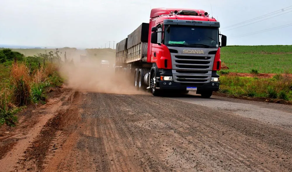 Município reforça conservação de trecho crítico da Estrada Boiadeira