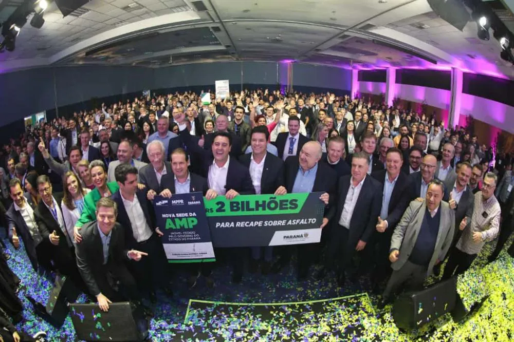 Ratinho Junior anuncia R$ 2 bi em recape asfáltico para cidades com até 100 mil habitantes