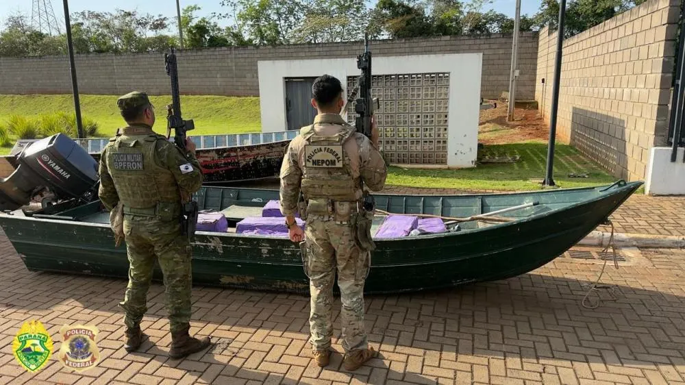 Polícia apreende mais de meia tonelada de maconha em embarcação no Rio Paraná