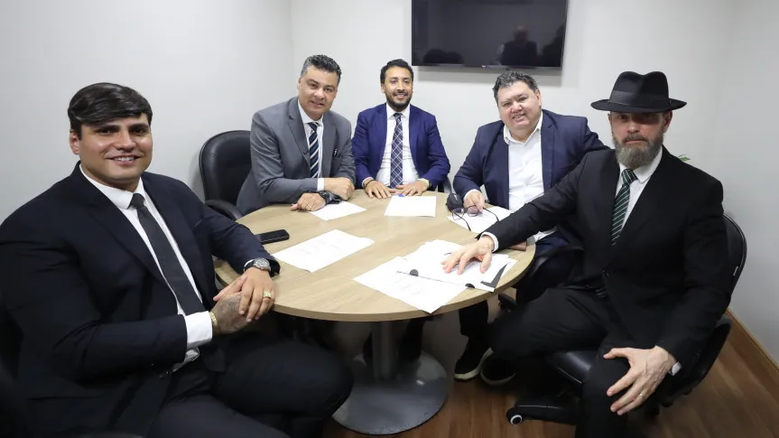 Comissão aprova projeto que garante atendimento feminino às vítimas no Paraná