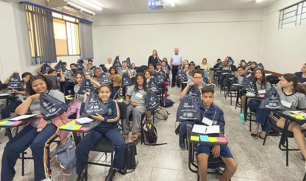 Prefeito e secretária acompanham início do ‘Aulão’ preparatório para o Saeb 2025