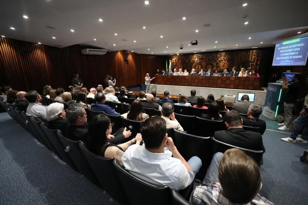 Estado apresenta panorama de atendimento em audiência sobre intoxicação por metanol