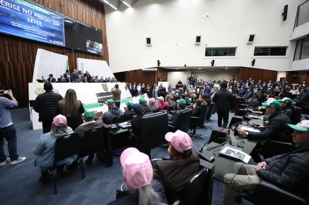 Alep aprova em urgência projeto que proíbe reconstituição de leite importado no Paraná