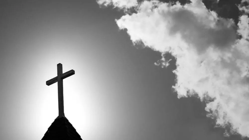 MP denuncia padre acusado de importunação sexual em igreja no Paraná