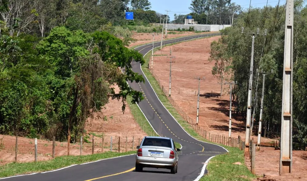 Prefeitura de Umuarama inaugura pavimentação da Estrada Pioneiros na sexta