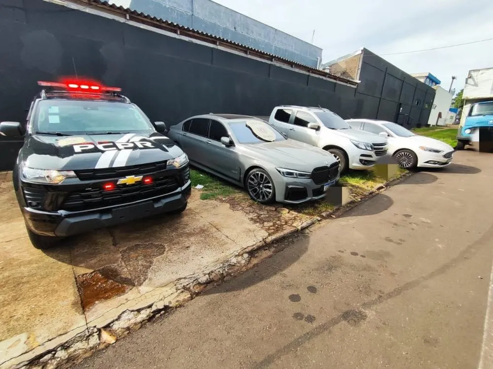 PC de Umuarama apreende carros de luxo em operação contra estelionato de R$ 1,2 milhão