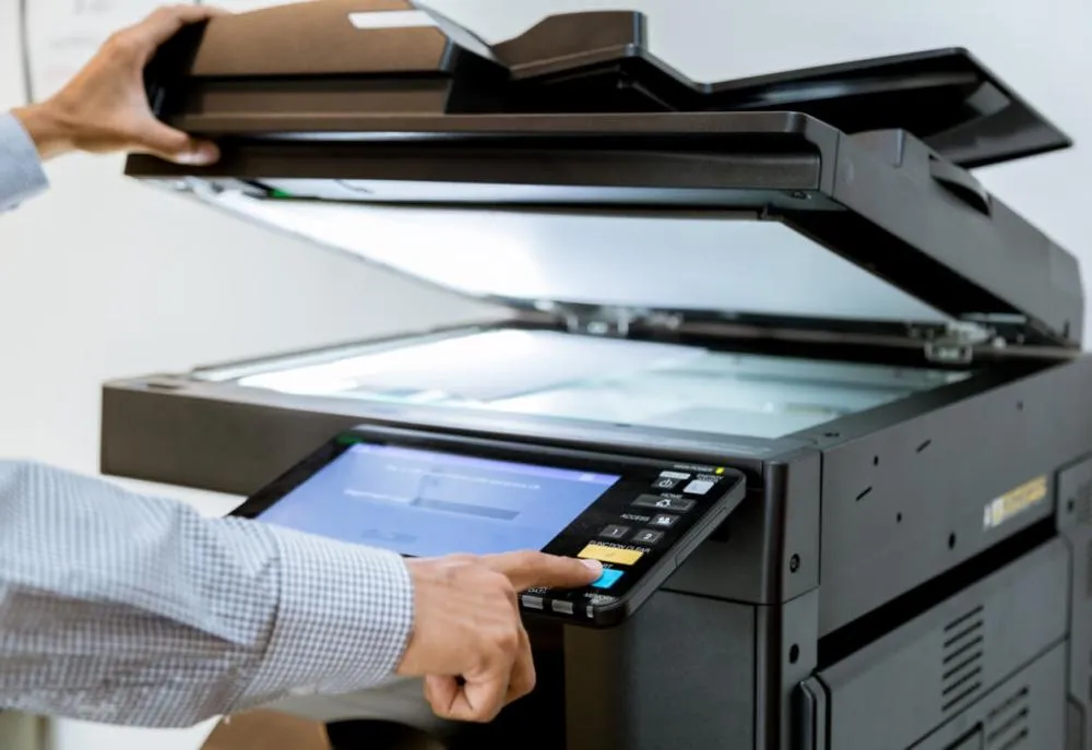 TCE-PR suspende pregão da Seed para compra de impressoras de R$ 80 milhões