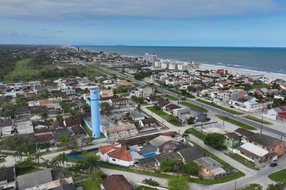 Semana de altas temperaturas resulta em aumento de 20% no consumo de água no Litoral