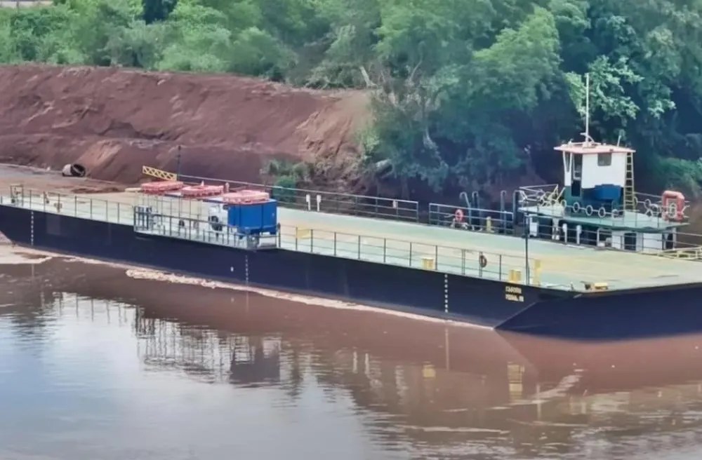 Balsa faz hoje sua primeira travessia no Rio Piquiri após interdição da ponte na BR-272