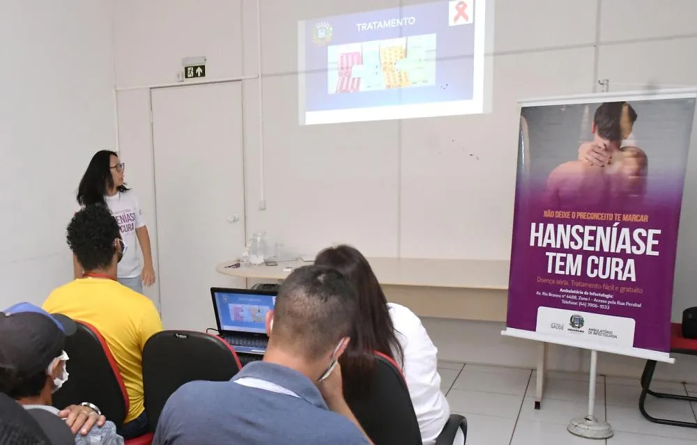 Ação leva informação e prevenção contra hanseníase às ruas, em Umuarama
