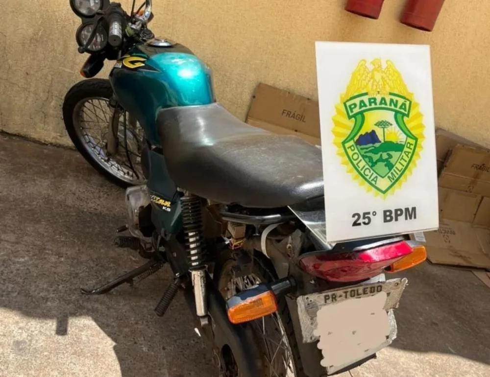Motocicleta em estado crítico é apreendida no Jardim Tropical, em Umuarama