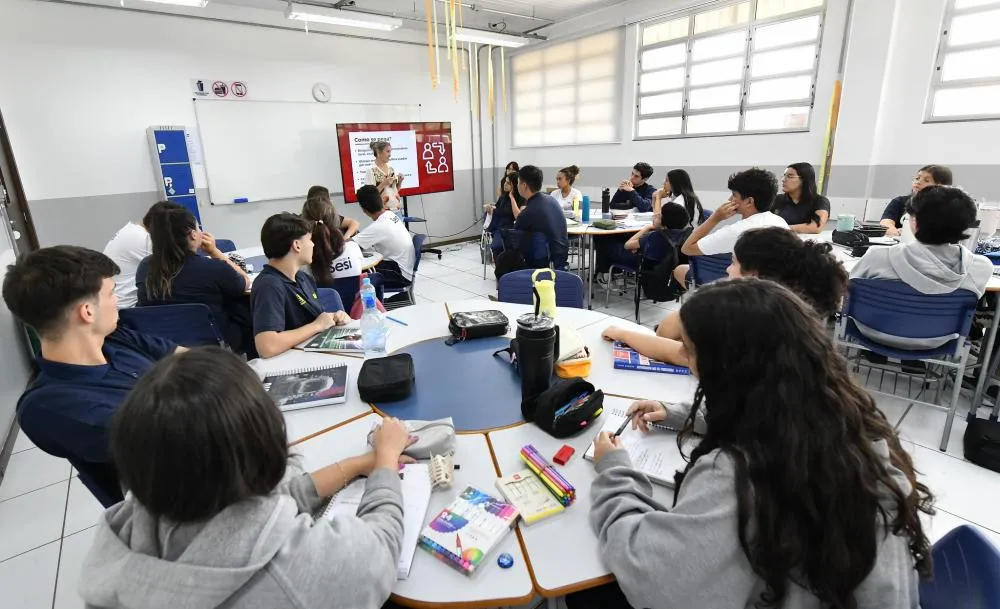 Campanha leva prevenção de ISTs à população mais jovem de Umuarama