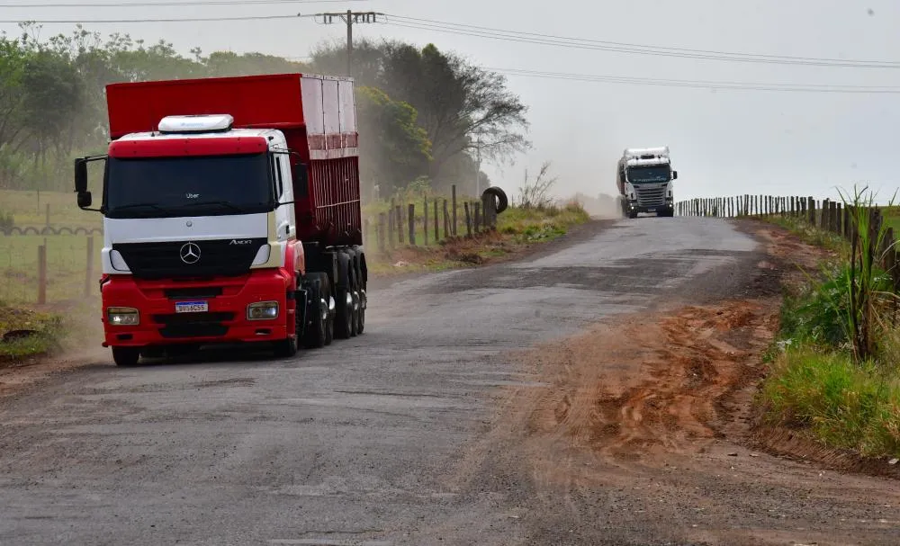Deputado cobra DNIT por abandono da Estrada Boiadeira em Umuarama