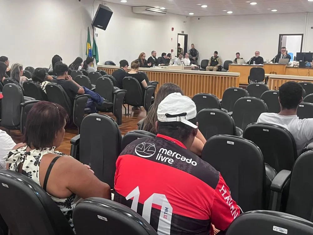 Tribunal do Júri absolve acusados de homicídio qualificado em Umuarama