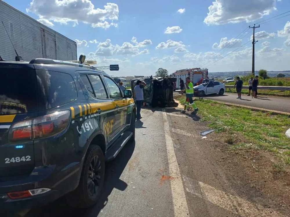 Colisão transversal na rodovia BR-376 termina com um morto em Mandaguari