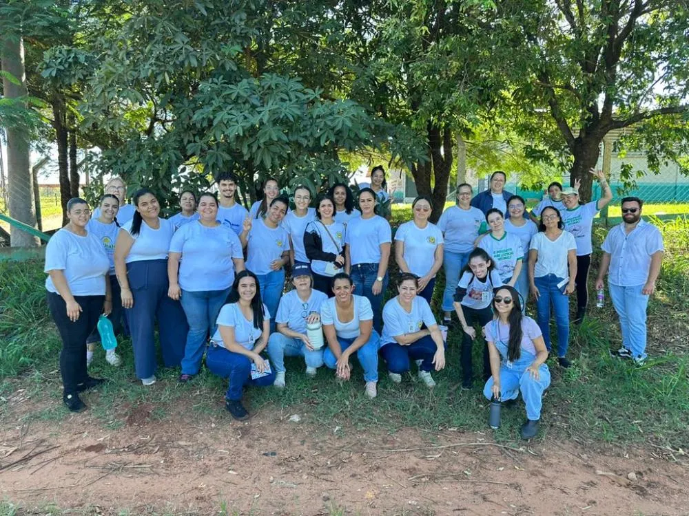 Alunos de enfermagem participam de atividade de educação ambiental em Umuarama