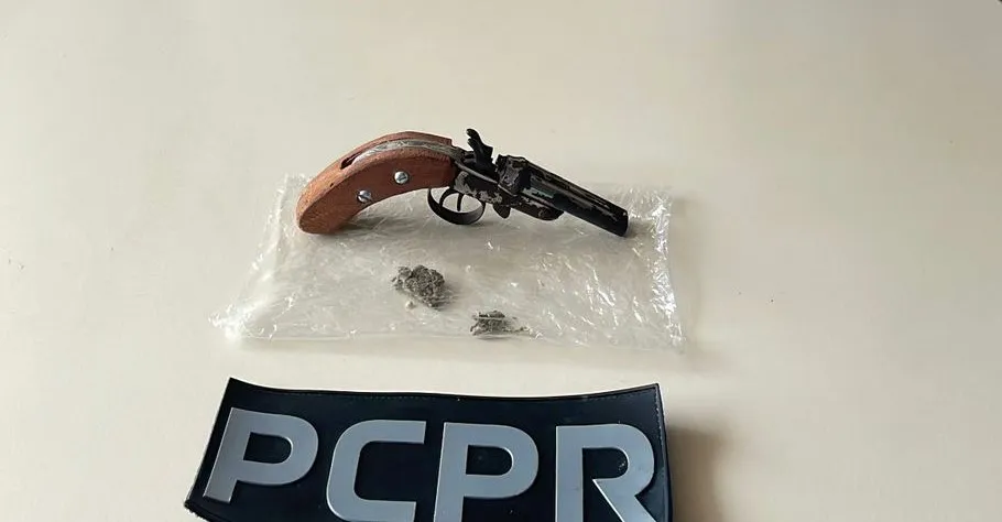 Polícia Civil apreende arma e droga em terreno baldio em Goioerê